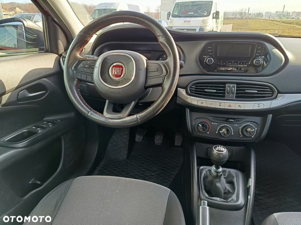 Fiat Tipo - 12