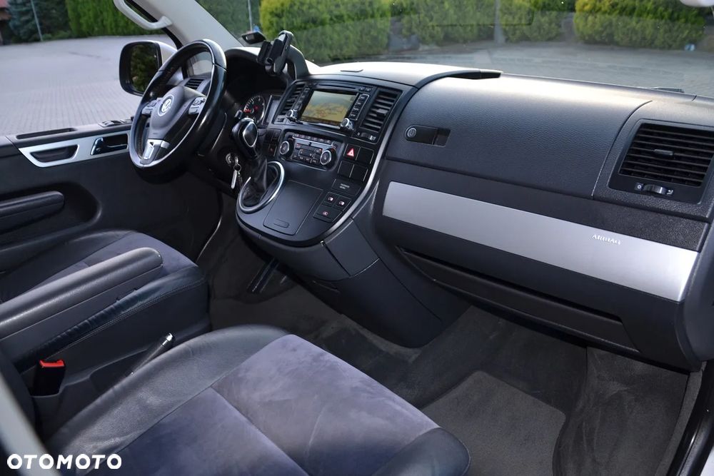 Volkswagen Multivan - 30