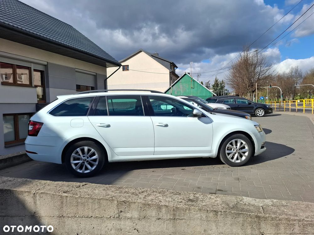 Skoda Octavia 1.6 TDI Premium Edition - 35