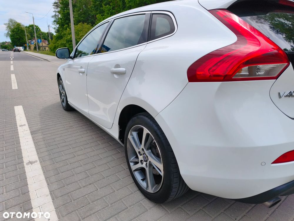 Volvo V40 D4 Drive-E Ocean Race - 10