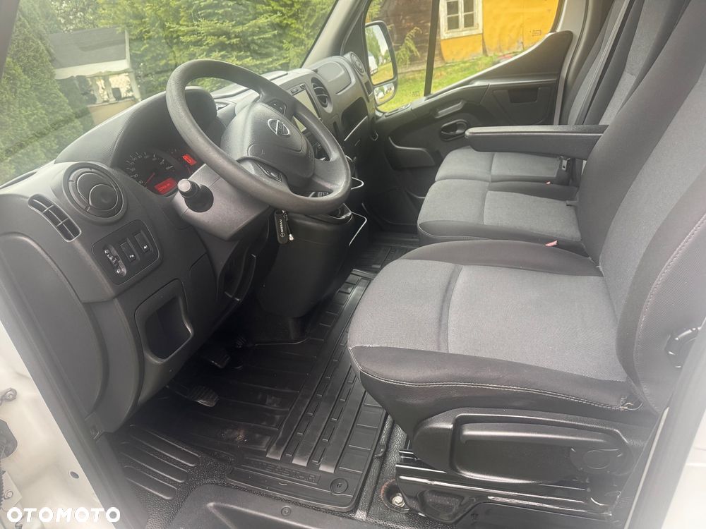 Nissan NV 400 - 7