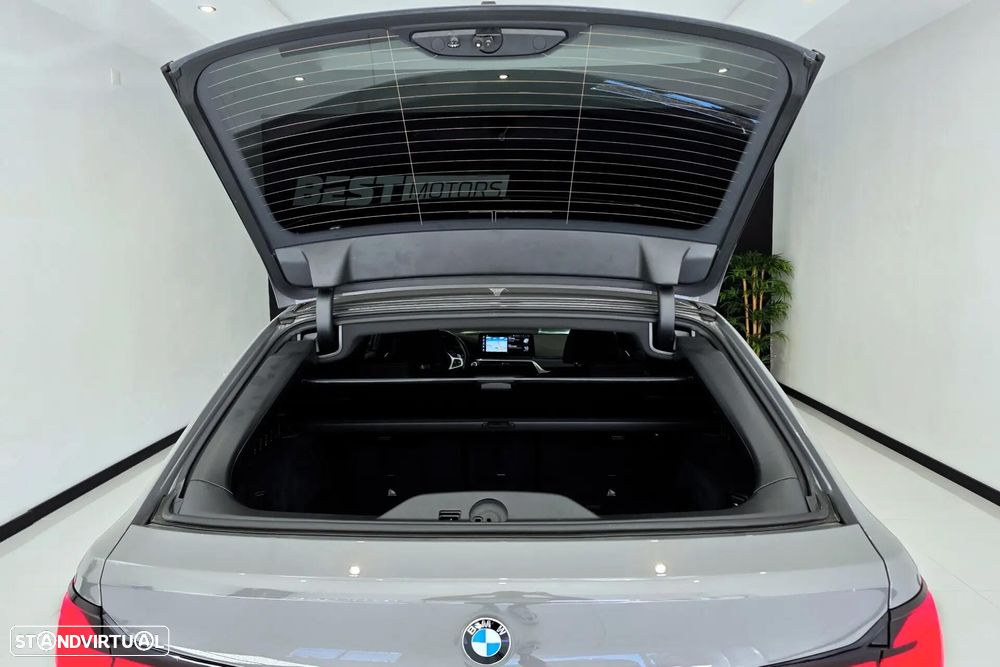 BMW 530 e Pack Desportivo M - 18