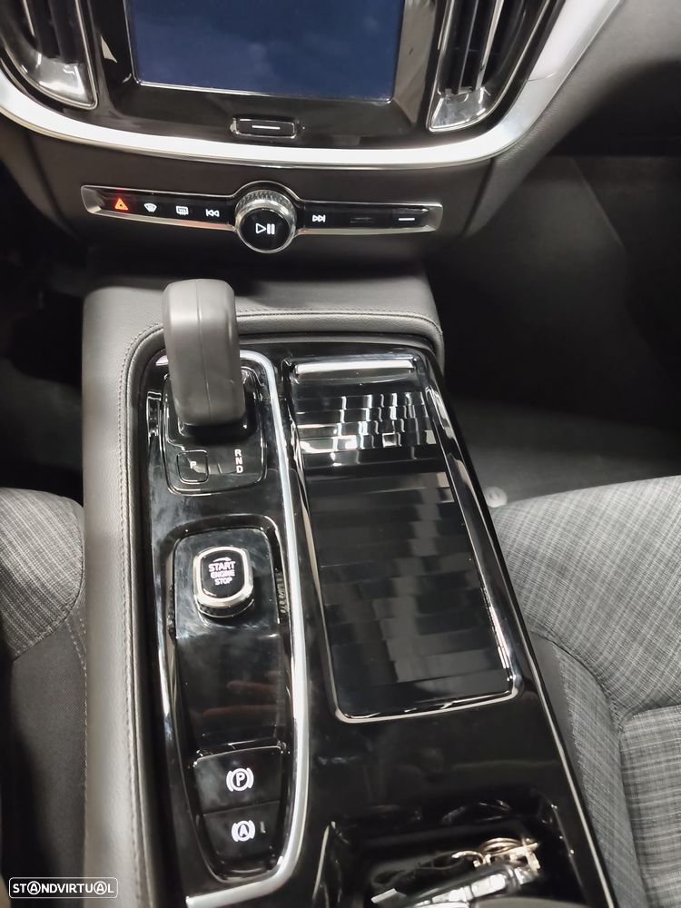 Volvo V60 2.0 T6 AWD TE Inscription Expression — fotografia 12