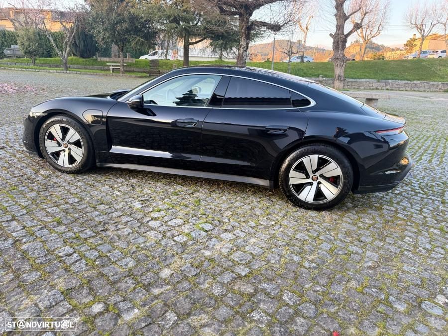 Porsche Taycan 4S - 17