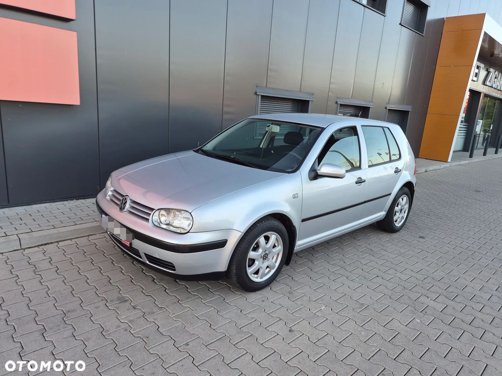 Volkswagen Golf 1.6 Basis - 2