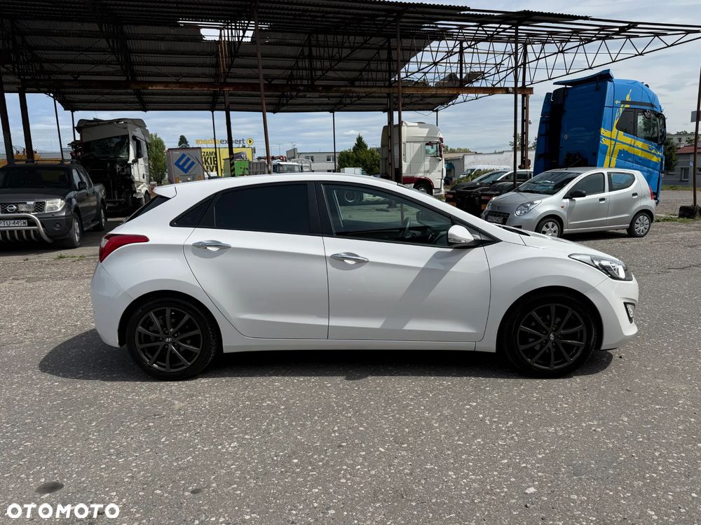 Hyundai i30 1.4 Comfort - 11