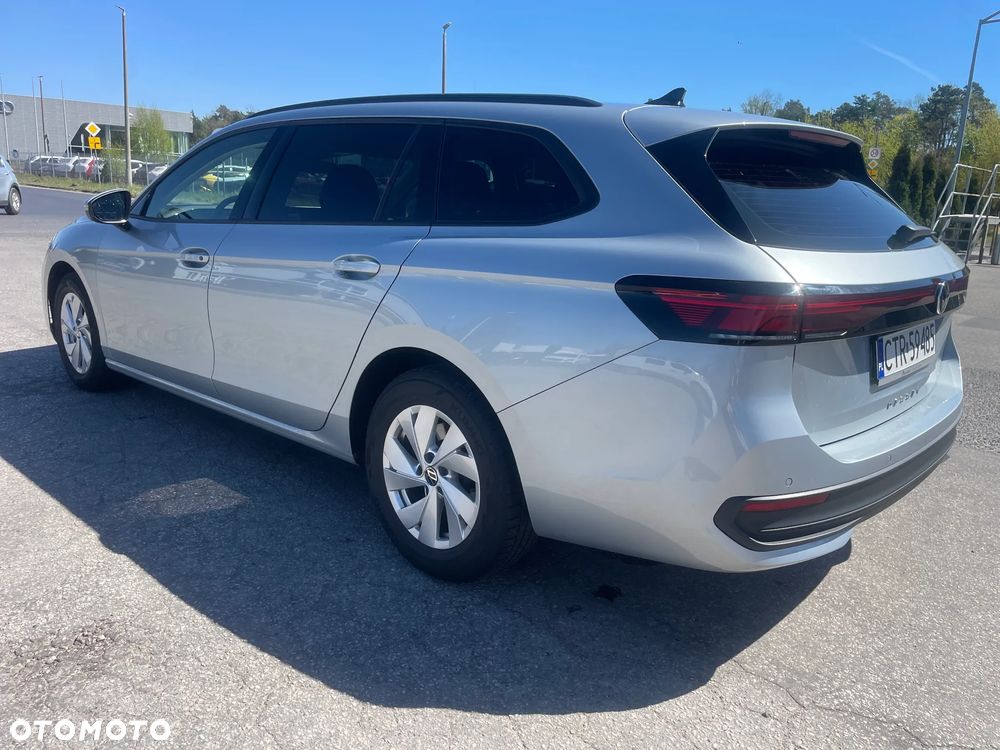 Volkswagen Passat - 11