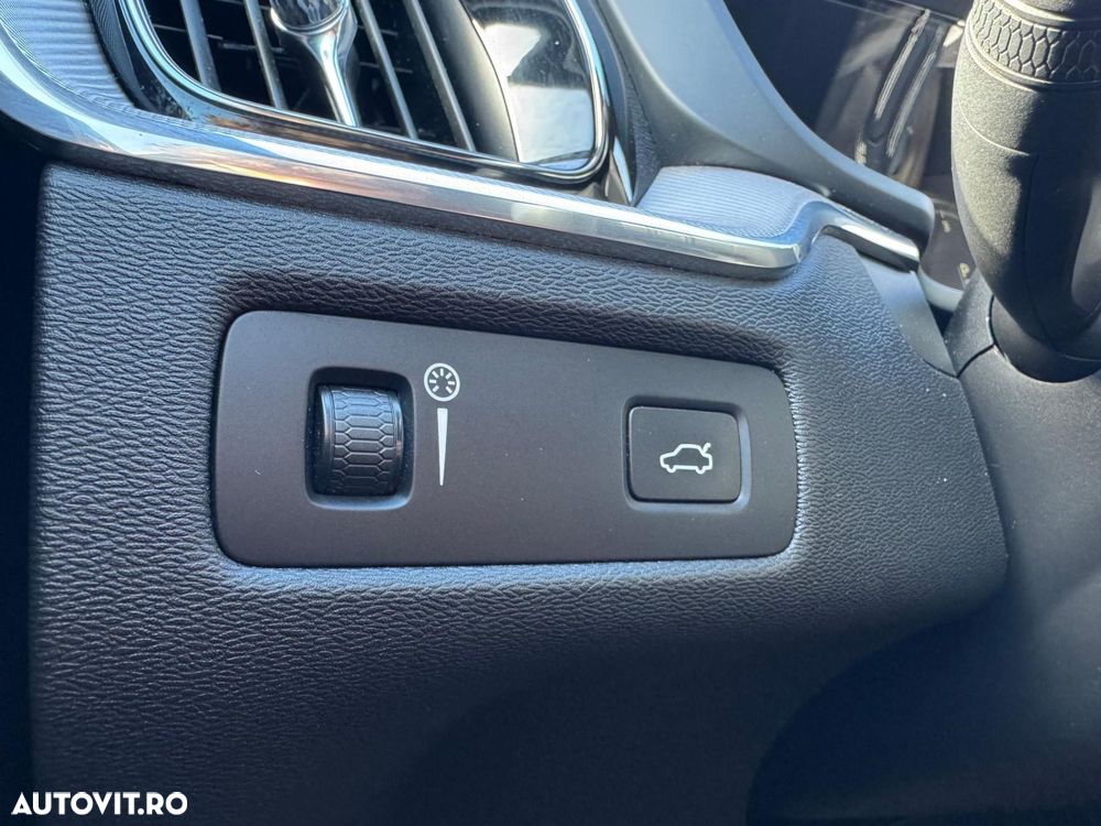 VOLVO XC60 2019 — imagine 15