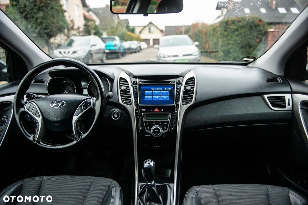 Hyundai i30 blue Kombi 1.6 GDi Passion - 30