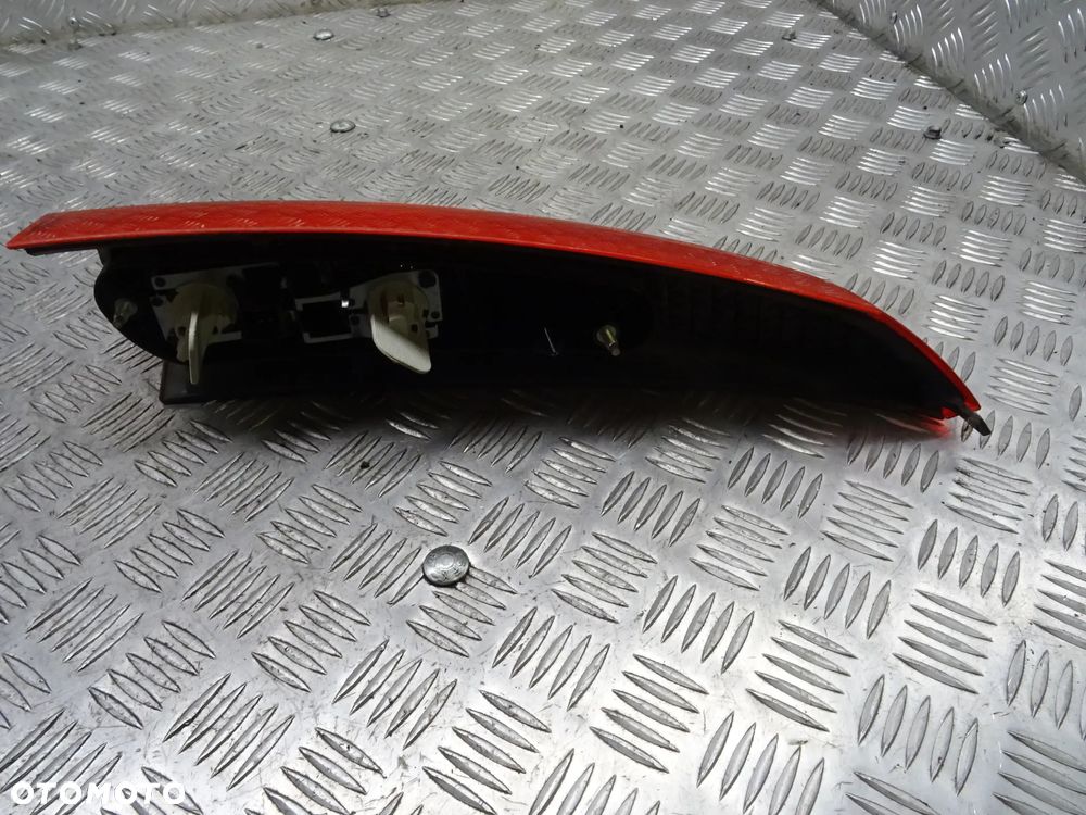 VOLVO XC70 01-07 2.5T 210KM  LAMPA TYŁ TYLNA PRAWA LEWA - 10