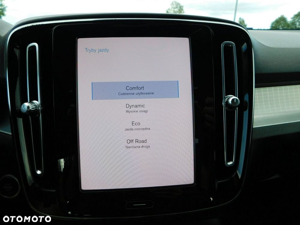 Volvo XC 40 T3 Geartronic Momentum Pro - 22