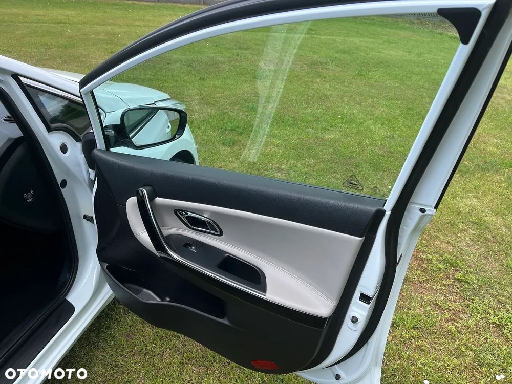 Kia Ceed 1.6 GDI Dream Team Edition - 15