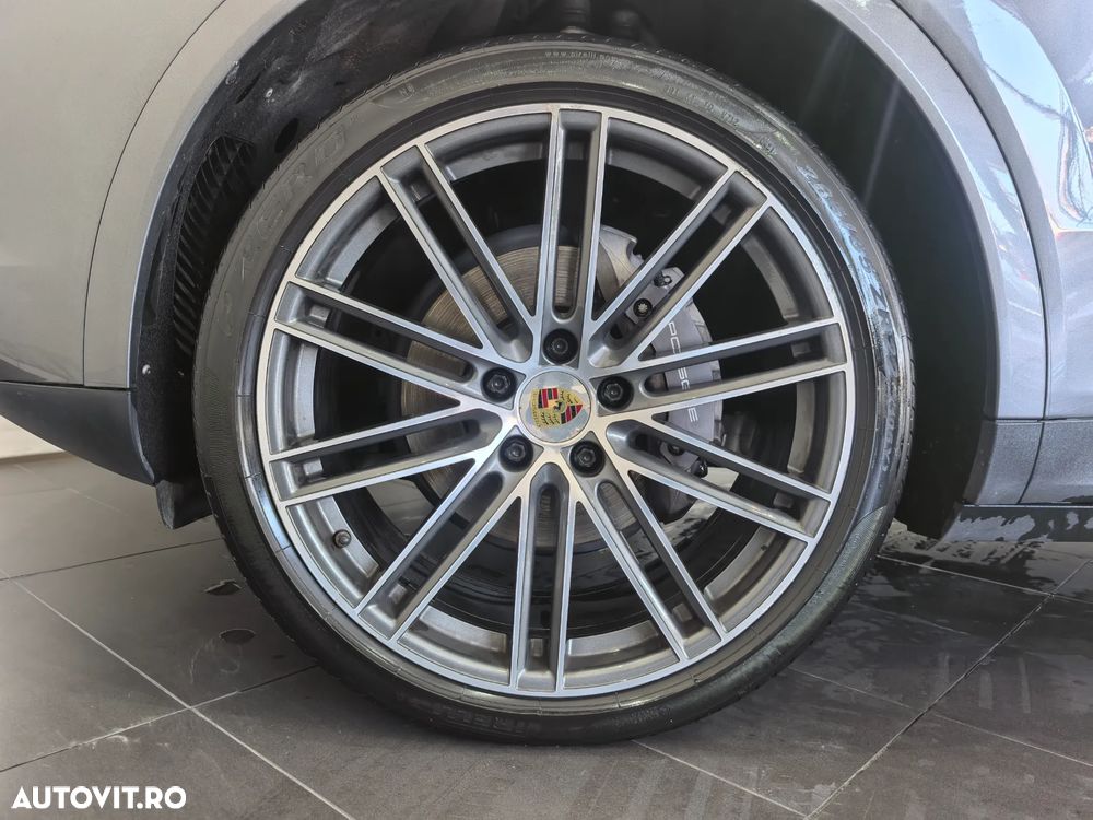 Porsche Cayenne Coupe - 5