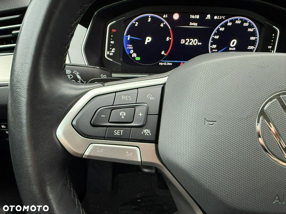 Volkswagen Passat - 13