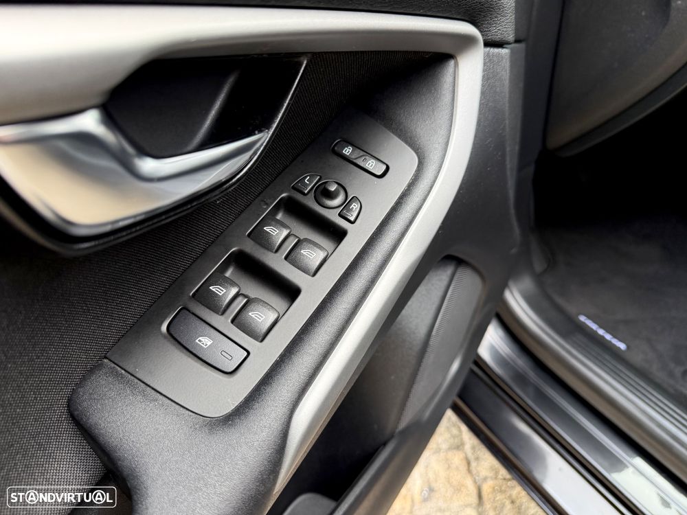 Volvo V40 D2 Kinetic - 37