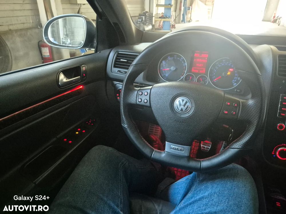 Volkswagen Jetta 2.0 Turbo FSI Sportline - 3
