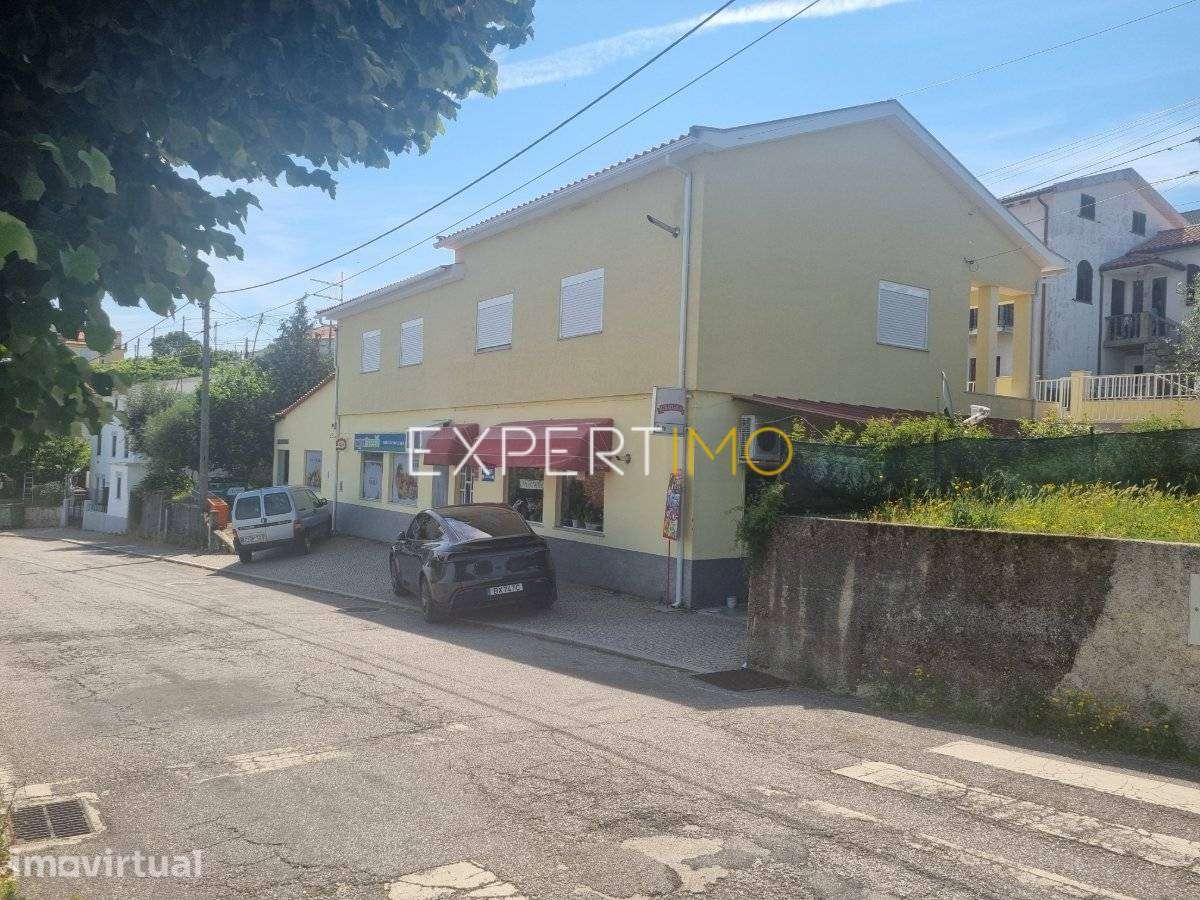 Prédio com negócios e habitação em Nabais, Gouveia - Grande imagem: 5/38