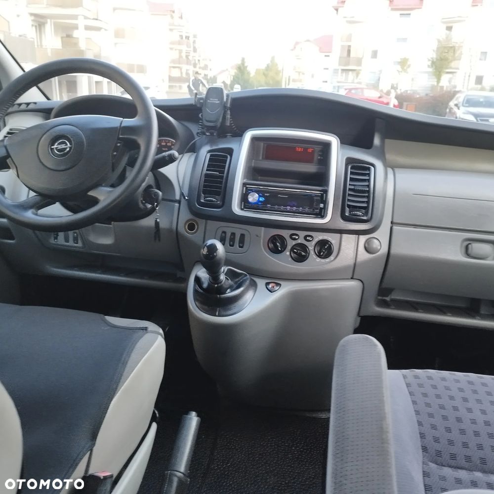 Opel Vivaro - 10