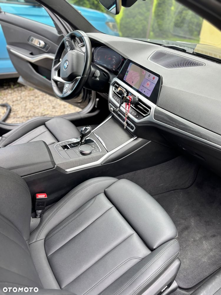 BMW Seria 3 330i Sport Line - 10