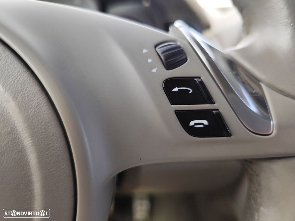 Porsche Cayenne - 25