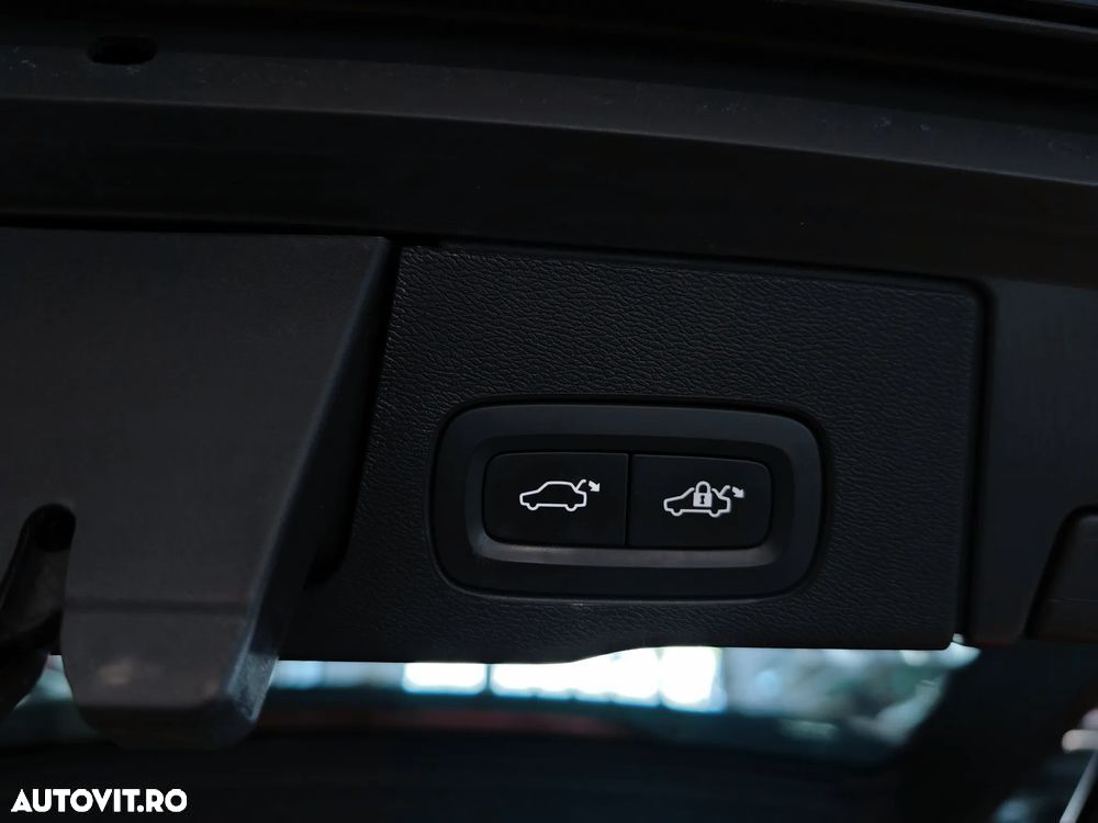 Volvo XC 60 T6 AWD Recharge Geartronic Inscription Expression - 17