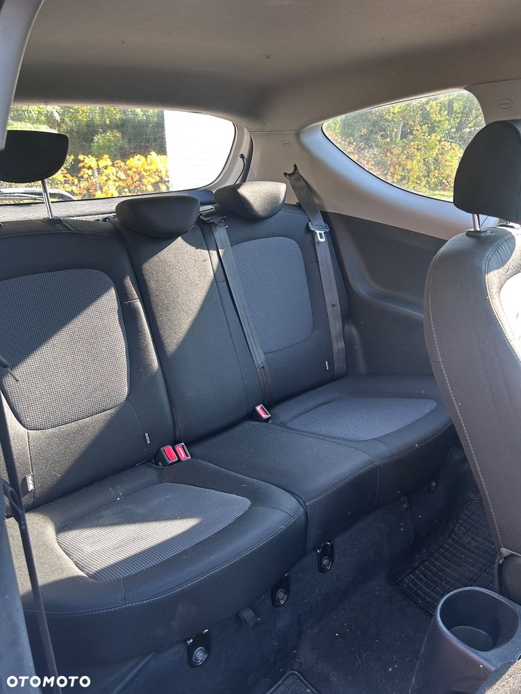Hyundai i20 - 17