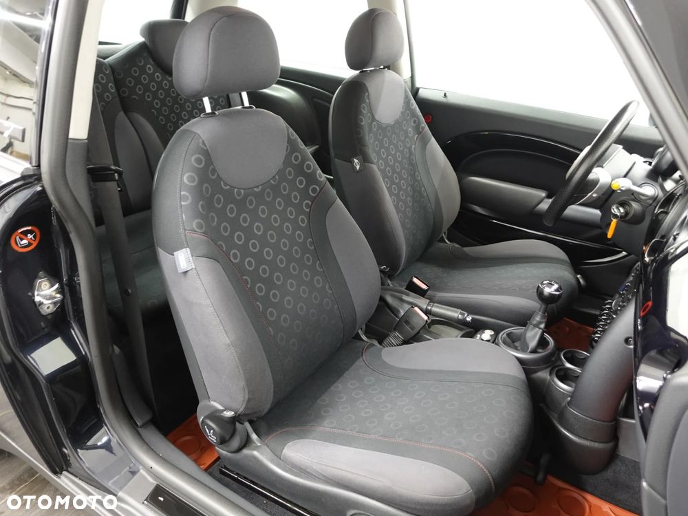 MINI ONE Seven - 27