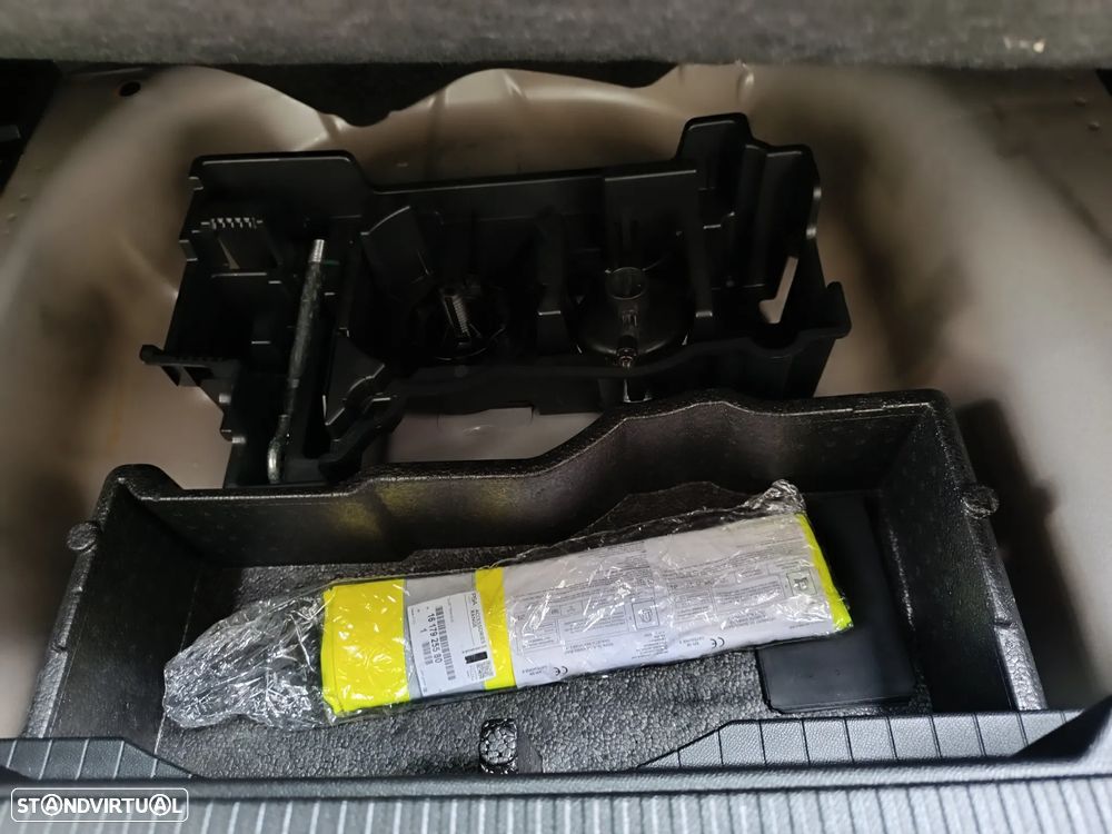 Peugeot 2008 PureTech 130 EAT8 Allure - 33