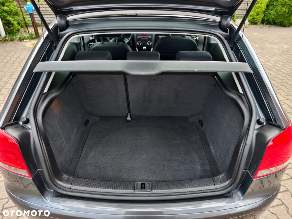 Audi A3 1.6 Attraction - 17