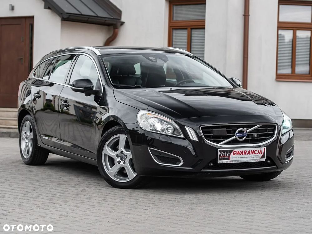 Volvo V60 D2 Summum - 2