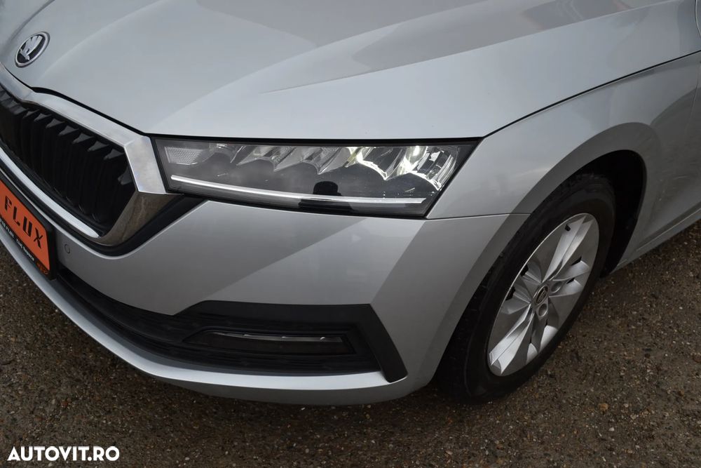 Skoda Octavia 2.0 TDI DSG Ambition - 32