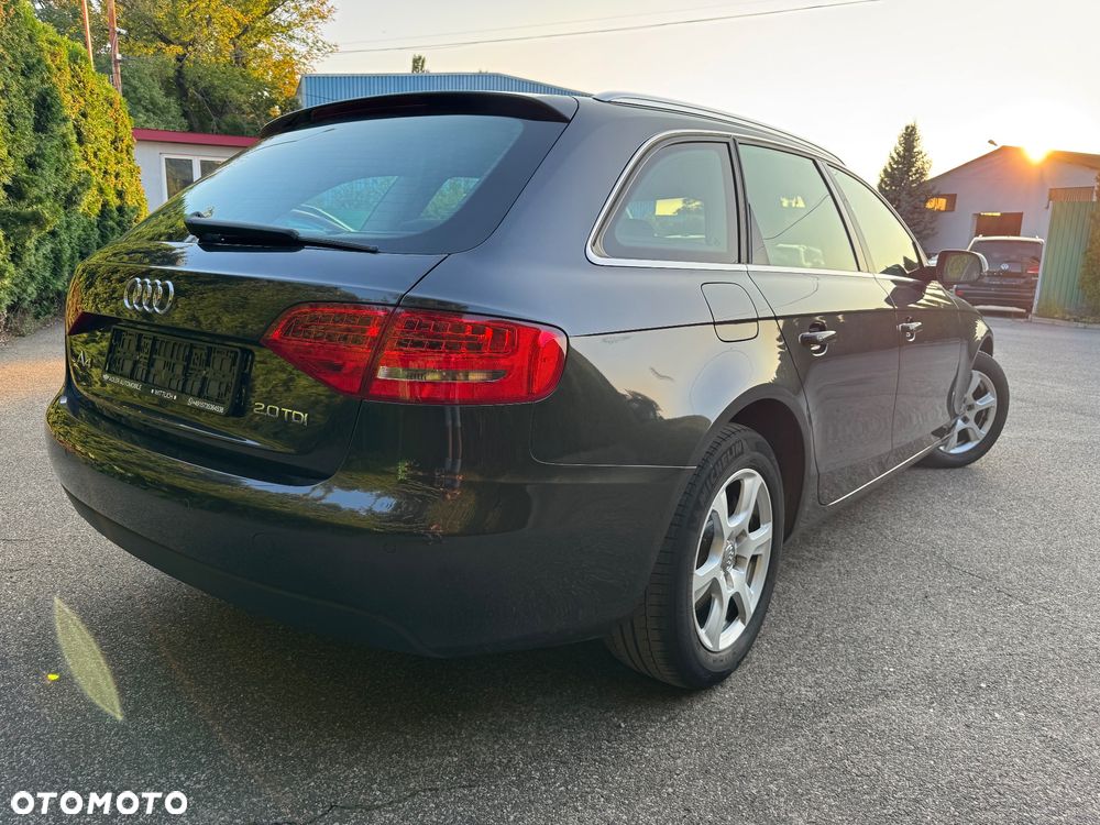 Audi A4 Avant 2.0 TDI DPF Ambiente - 4