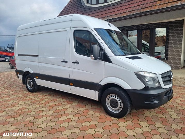 Mercedes-Benz Sprinter - 2