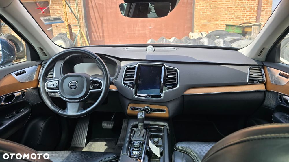 Volvo XC 90 - 12