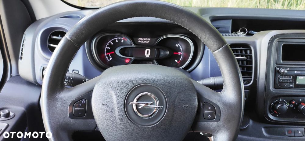 Opel Vivaro - 10
