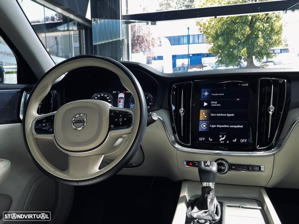 Volvo V60 2.0 D3 Inscription Geartronic - 22
