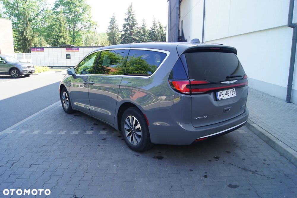 Chrysler Pacifica - 16
