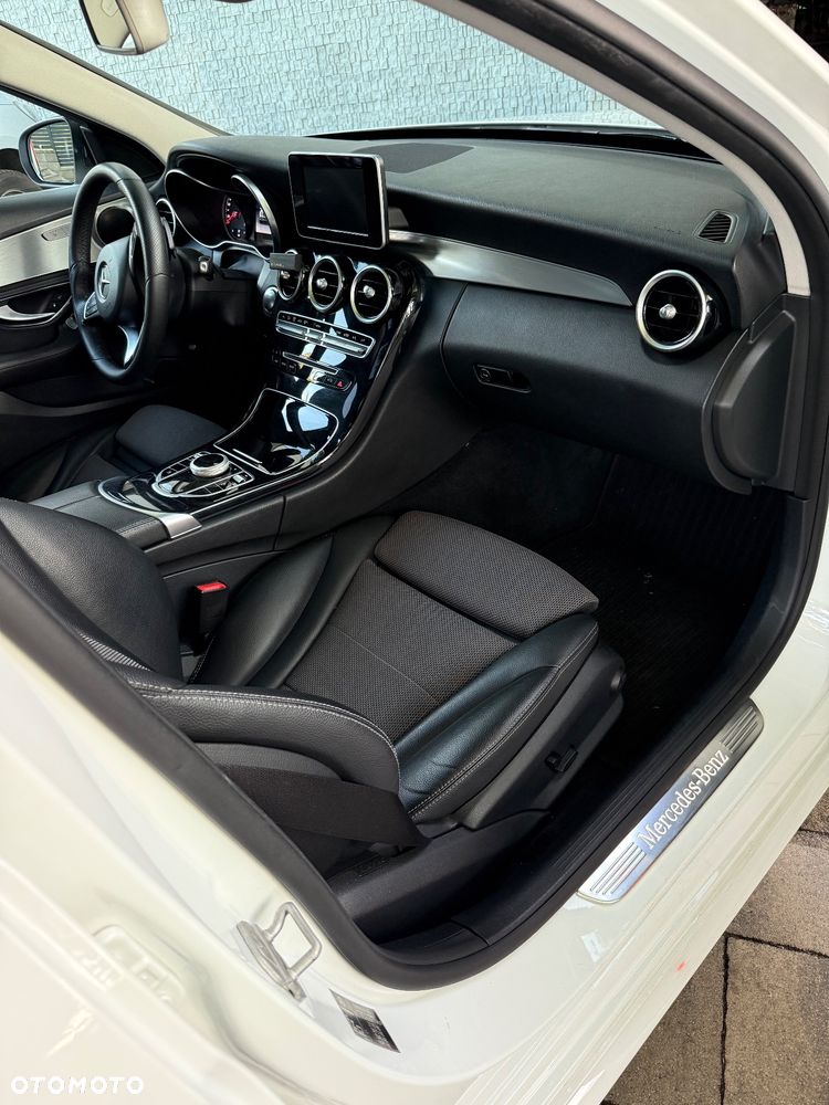 Mercedes-Benz Klasa C 200 4-Matic 7G-TRONIC - 8