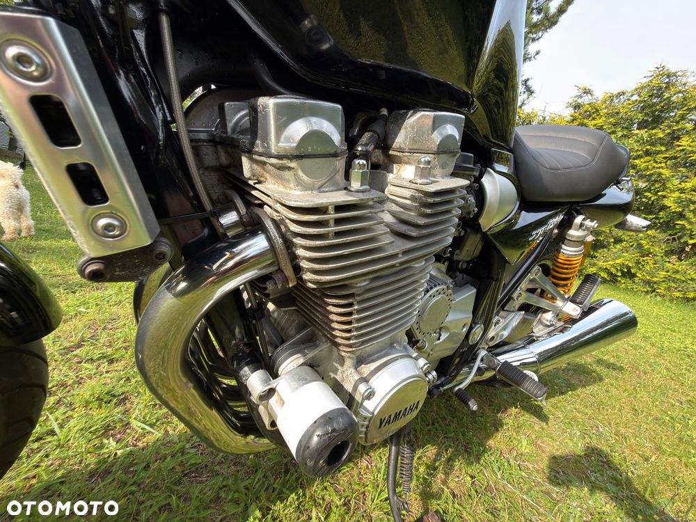 Yamaha XJR - 9