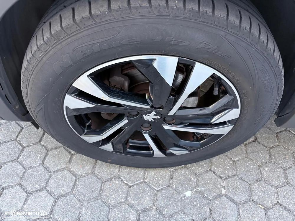 Peugeot 2008 1.2 PureTech Allure - 13