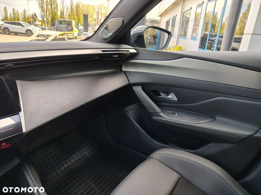 Peugeot 408 - 27