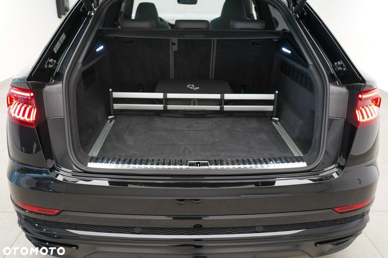 Audi Q8 - 12