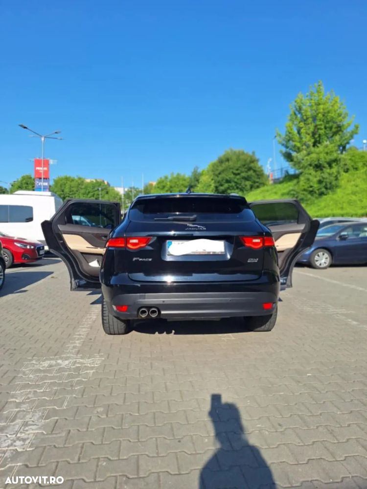 Jaguar F-Pace 20d AWD Prestige - 9