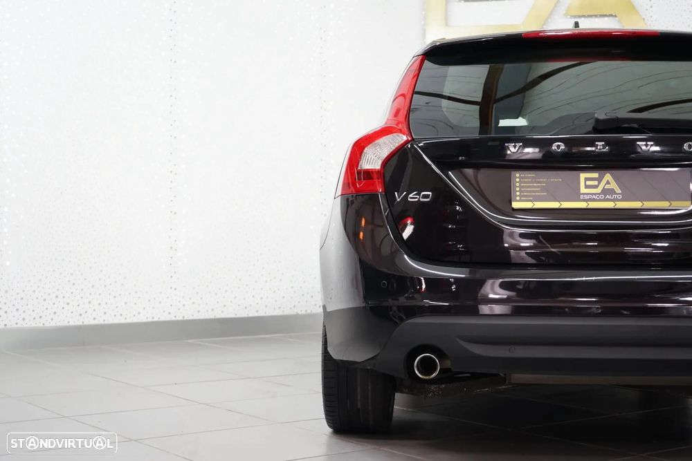 Volvo V60 1.6 D2 Momentum Eco - 44