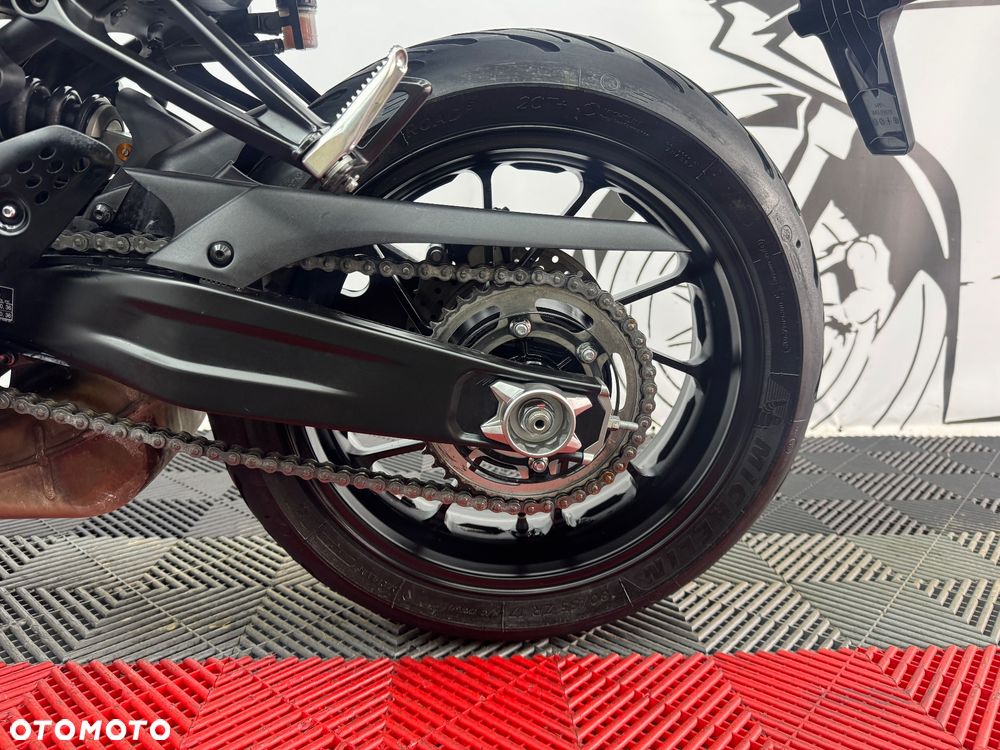 Yamaha MT - 18