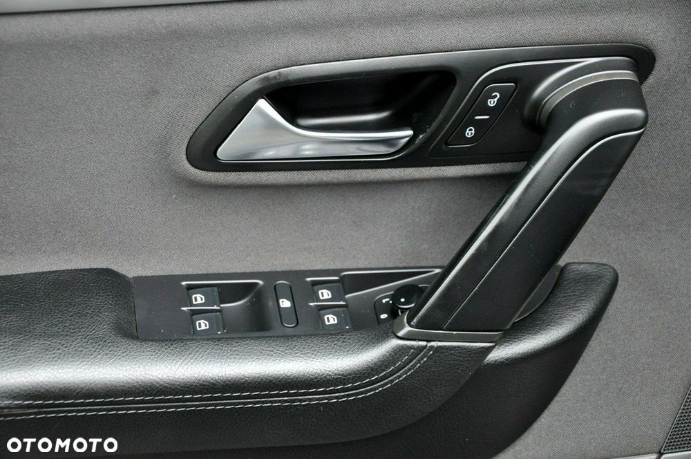 Volkswagen Passat CC - 37