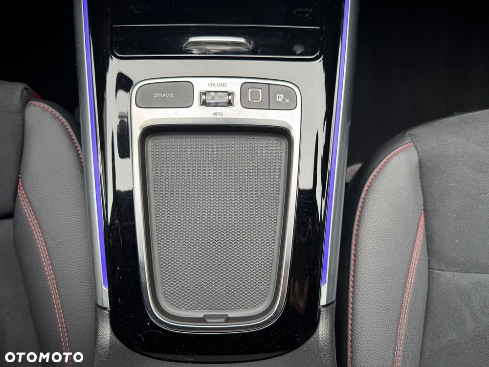 Mercedes-Benz GLA - 19