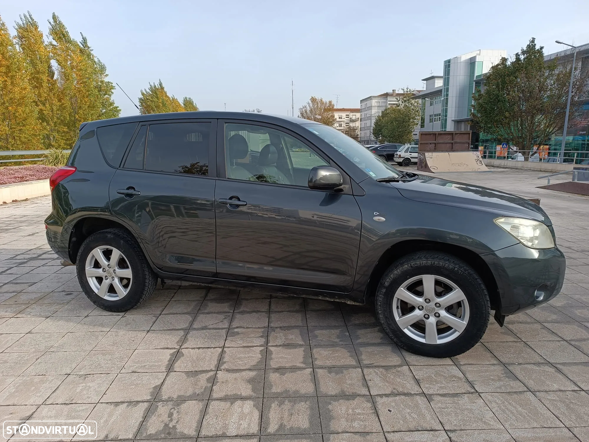 Toyota RAV4 2.2 D-4D - 8
