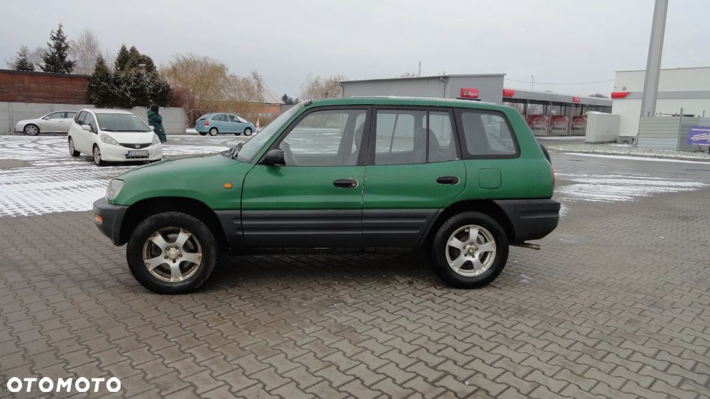 Toyota RAV4 2.0 - 6