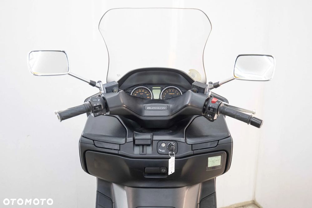Suzuki Burgman - 22